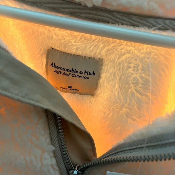 A&F Sherpa Jacket - Picture 4 of 7